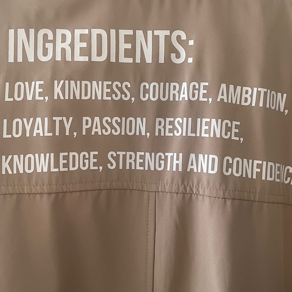 NWT- Women's Tan Trench Coat - Picture 7 of 7